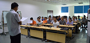 硕日新能源人事调动大会顺利进行！